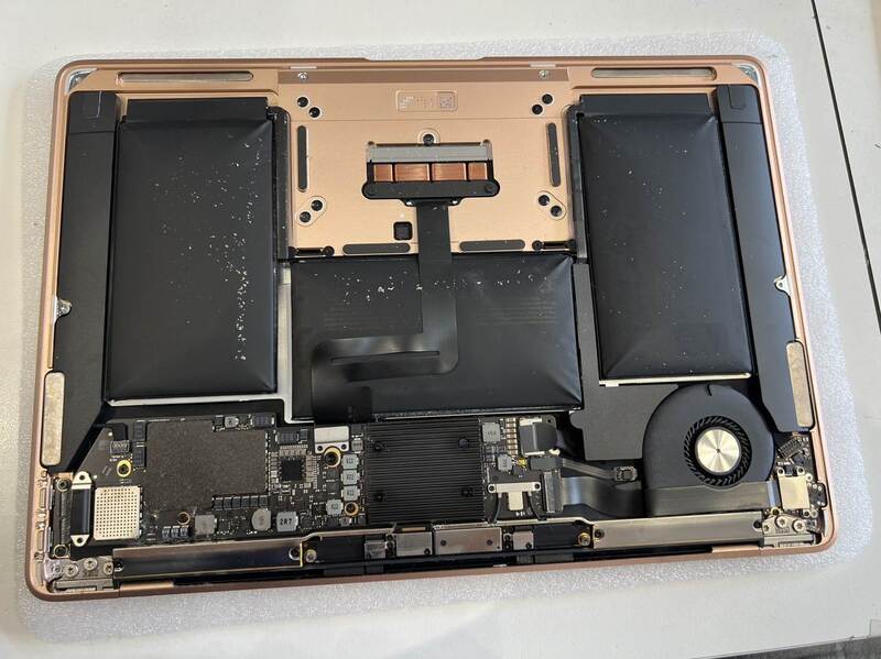 Những dấu hiệu cho thấy bạn cần thay pin Macbook ngay lập tức