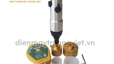 Giải pháp tối ưu quy trình đóng gói với máy đóng nắp chai hiện đại